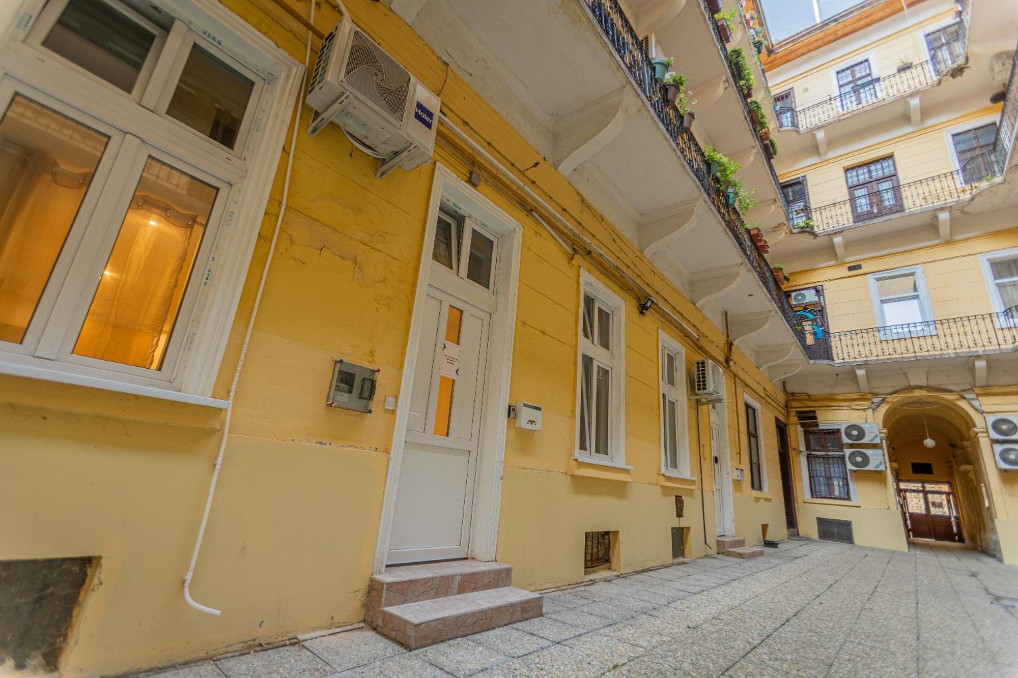 One-Bedroom Apartment In The Heart Of Budapest, Rakoczi Exterior photo